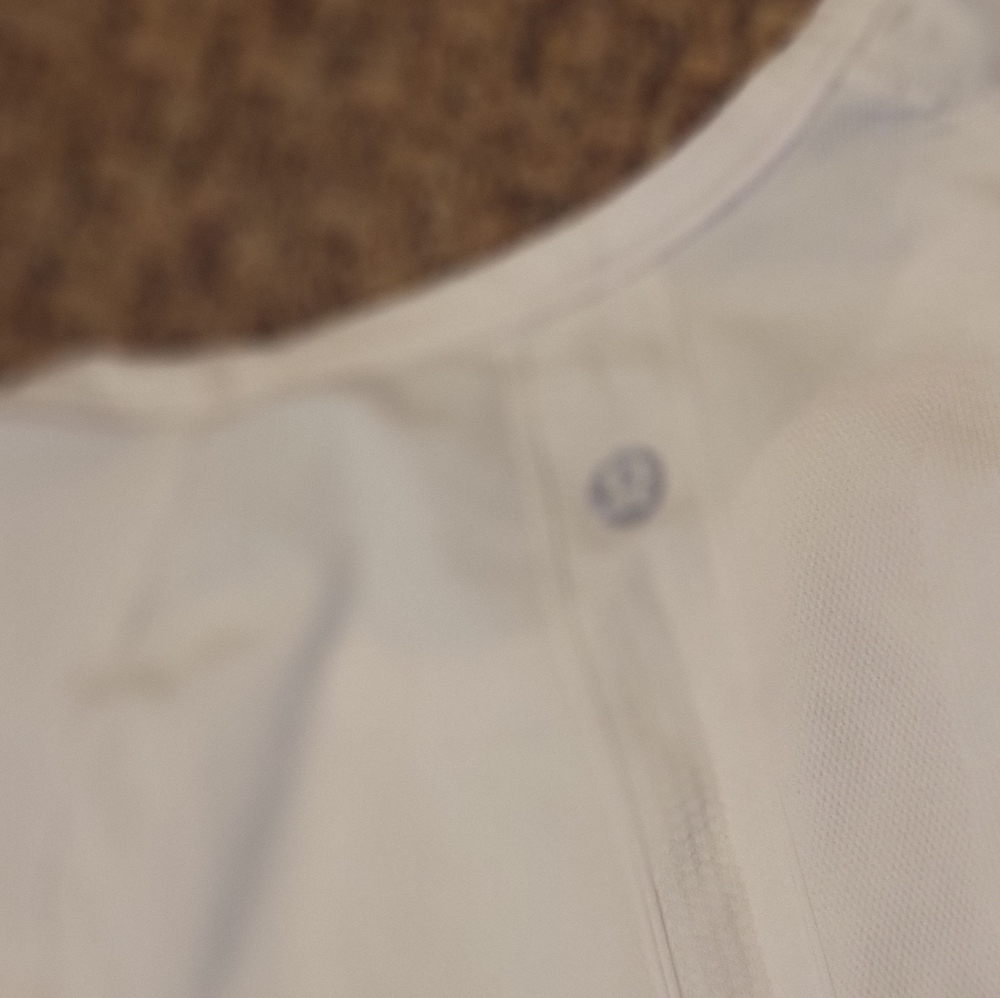 Lot of 2 Lululemon swiftly tops size 6 - Picture 6 of 6